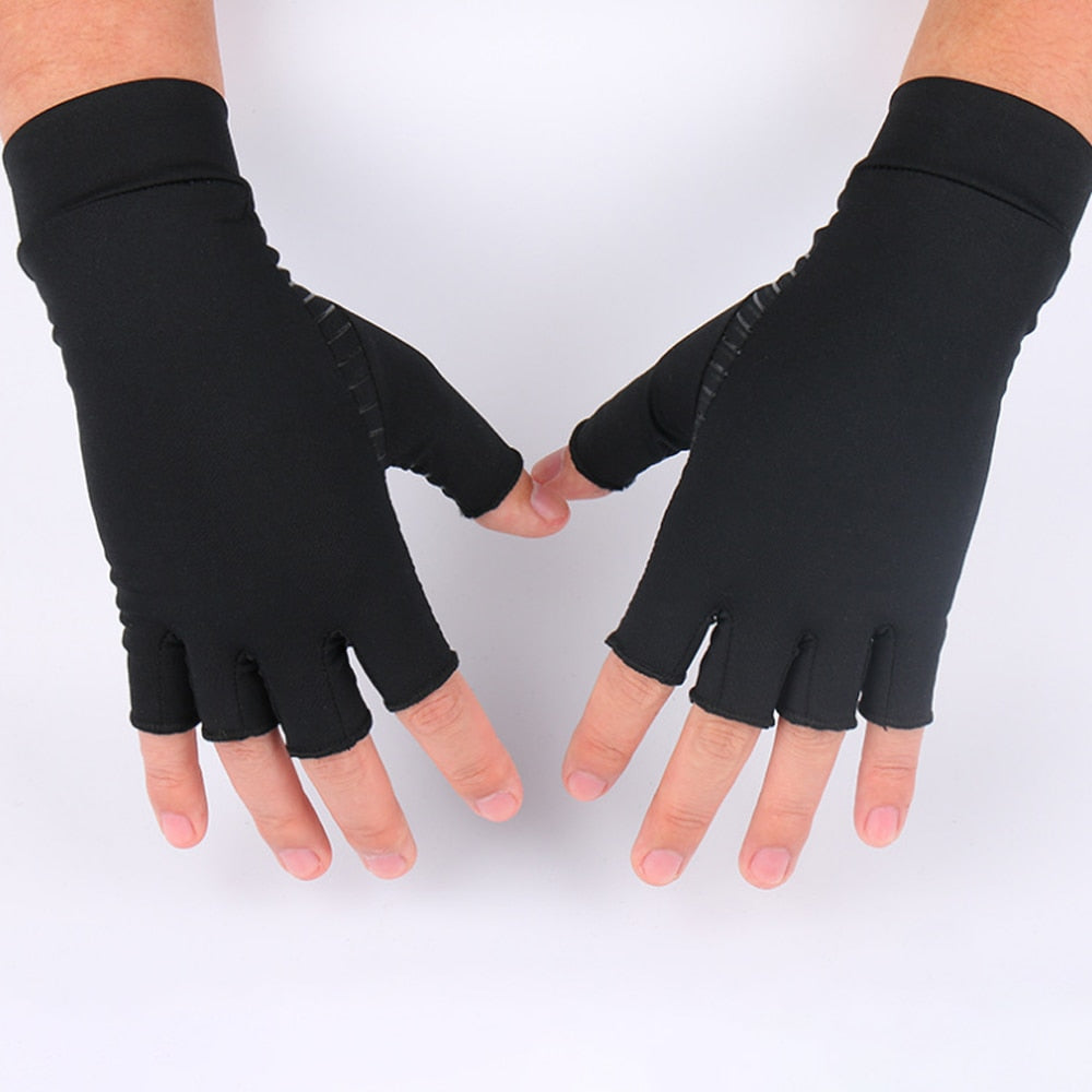 Gloves That Support Wrist.