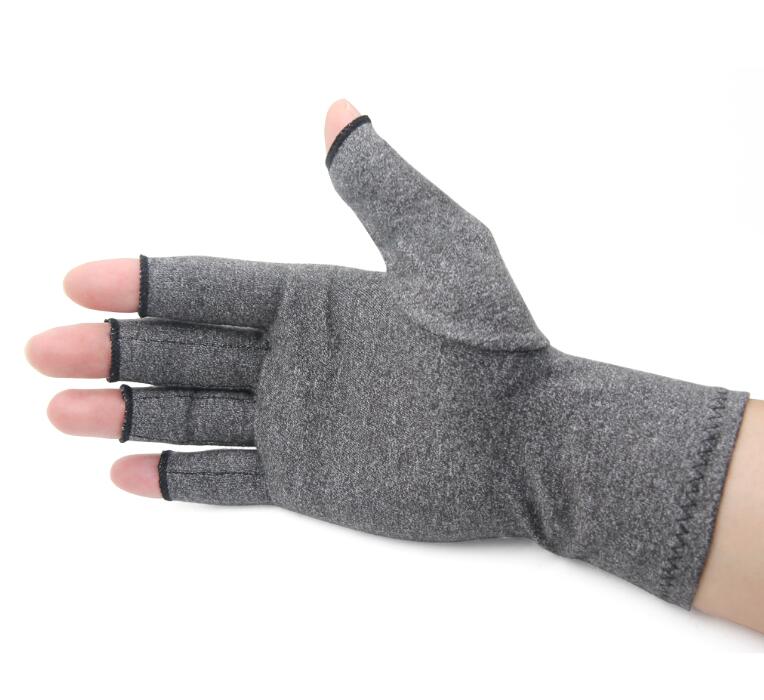 Gloves That Support Wrist.