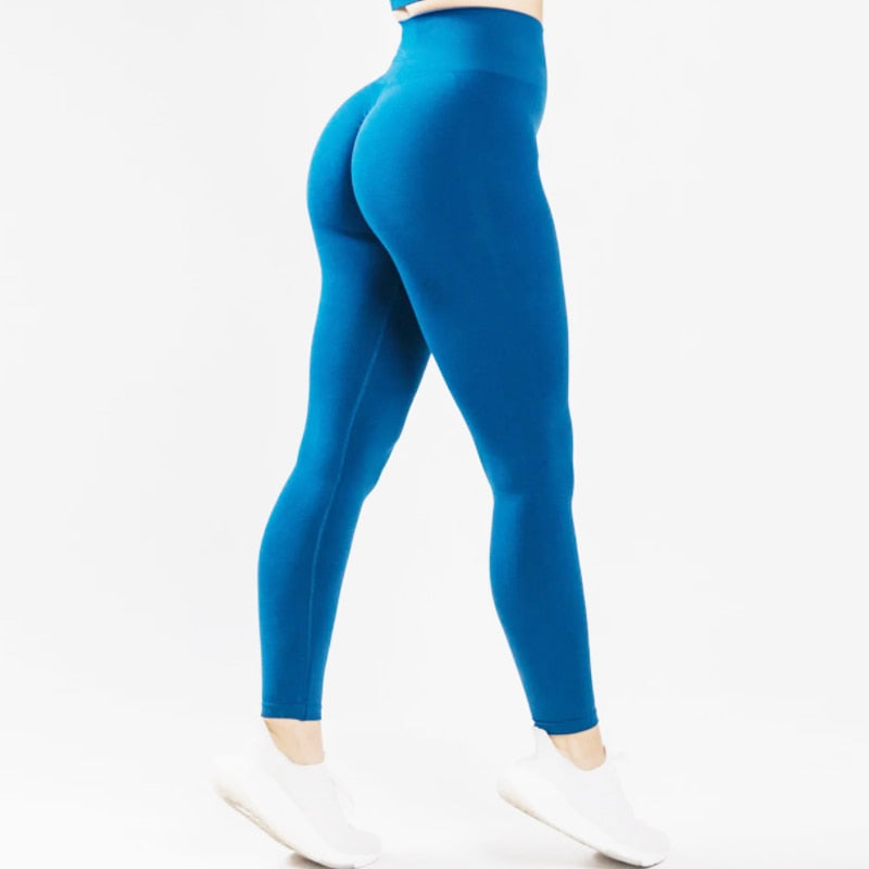 Women Amplify Scrunch Butt, Push Up Booty Legging And Long Sleeve Crop Top.