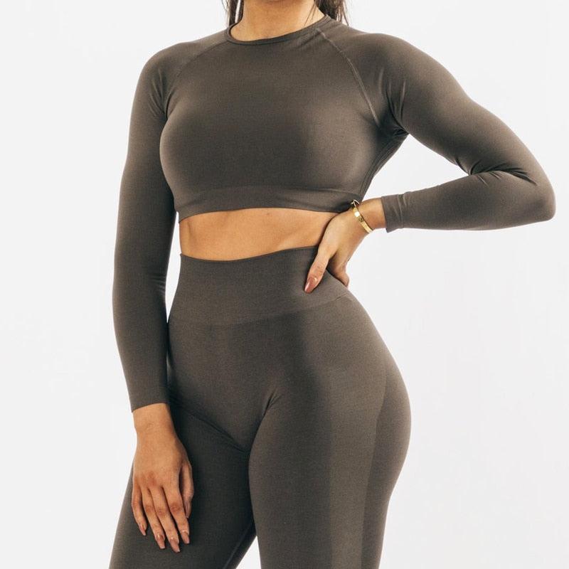 Women Amplify Scrunch Butt, Push Up Booty Legging And Long Sleeve Crop Top.